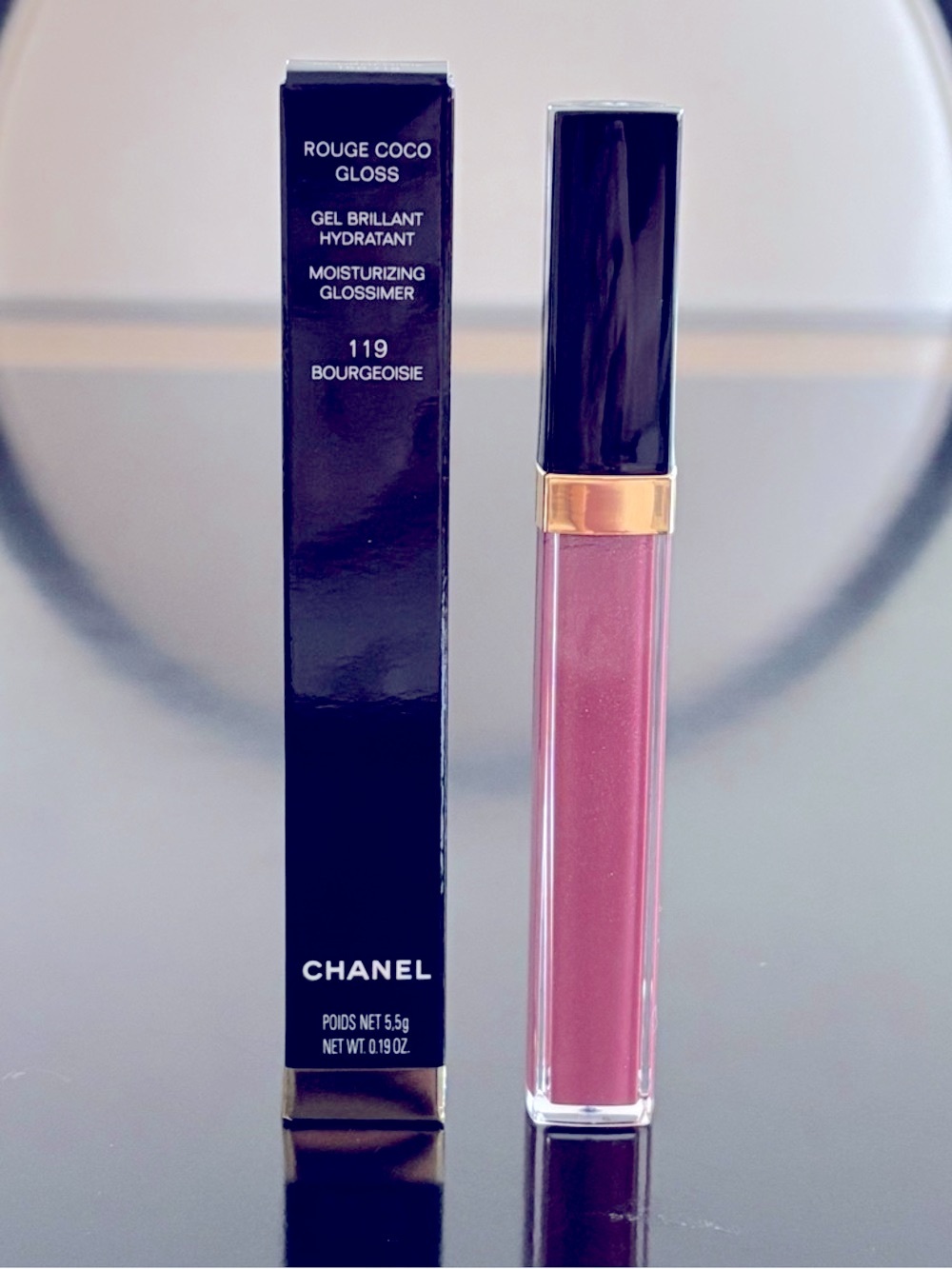 CHANEL Rouge Coco Gloss Moisturizing Lip Gloss - 119 Bourgeoisie - Picture 4 of 6